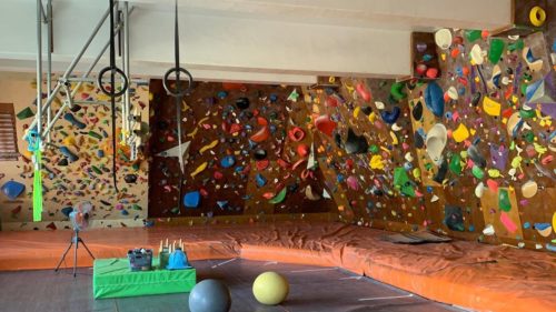 沖縄県のクライミング施設「ロッククライミングジム KORUPIKI（コルピキ）」